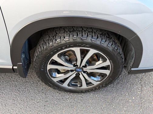 Ice Silver Metallic 2019 Subaru Forester Limited