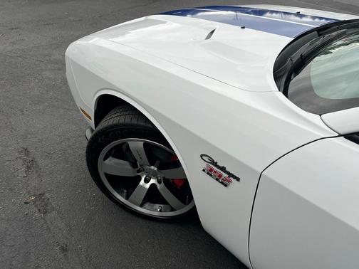 2011 Dodge Challenger SRT8