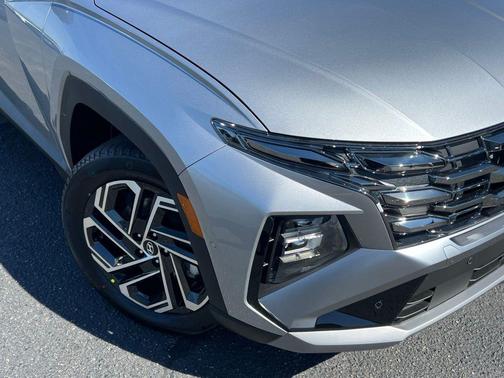 Shimmering Silver 2026 Hyundai TUCSON Plug-In Hybrid Limited