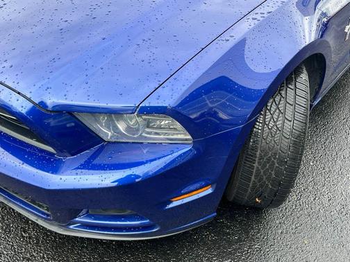 2013 Ford Mustang V6 Premium