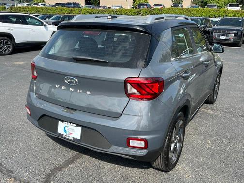 Ecotronic Gray w/Black Roof 2026 Hyundai VENUE SEL w/Two-Tone Roof