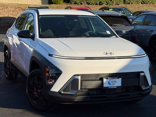 Atlas White 2027 Hyundai KONA SEL Sport