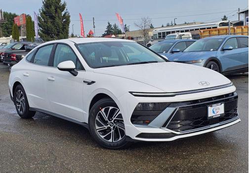 2026 Hyundai SONATA Hybrid Base