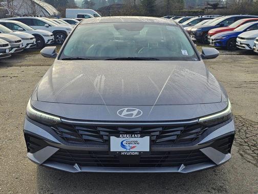 Fluid Metal 2026 Hyundai ELANTRA Limited