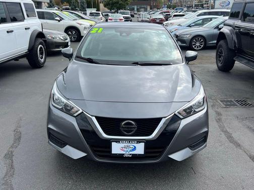 Gun Metallic 2021 Nissan Versa 1.6 SV