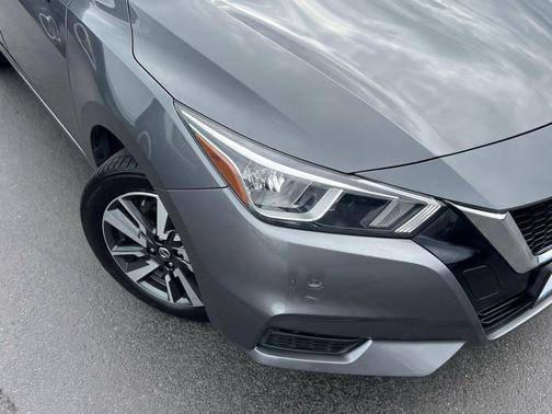 Gun Metallic 2021 Nissan Versa 1.6 SV