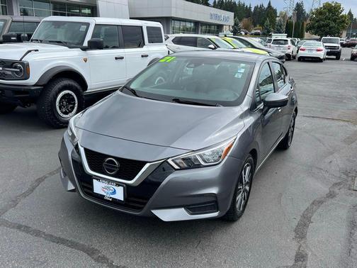 Gun Metallic 2021 Nissan Versa 1.6 SV