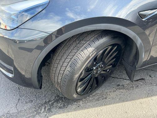 2025 Tesla Model Y Long Range