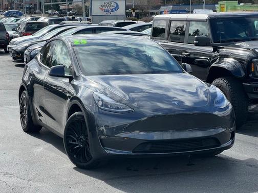 2025 Tesla Model Y Long Range
