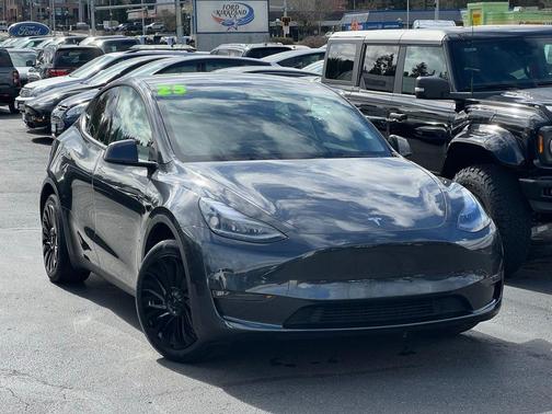 2025 Tesla Model Y Long Range