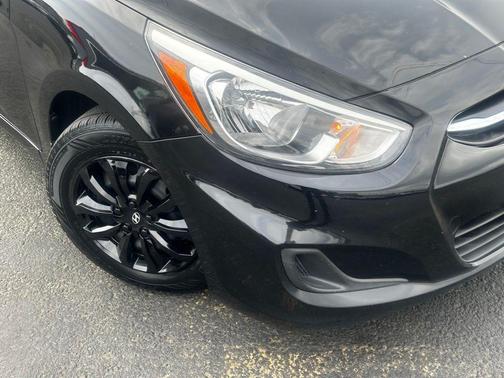 Ultra Black Pearl 2015 Hyundai Accent GLS