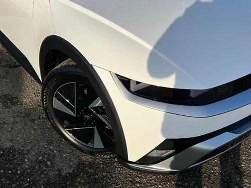 2026 Hyundai IONIQ 5 SE