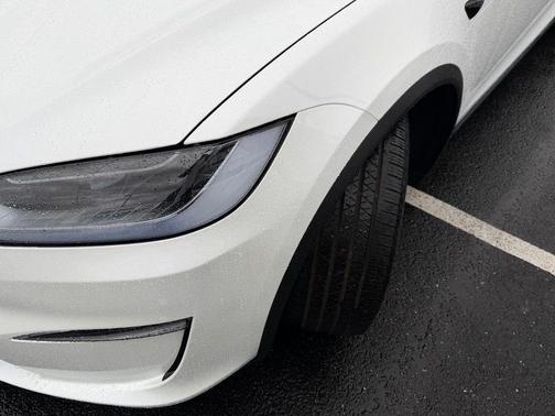 Pearl White Multi-Coat 2024 Tesla Model X Long Range