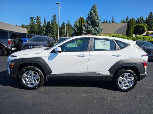 Atlas White 2026 Hyundai KONA SE