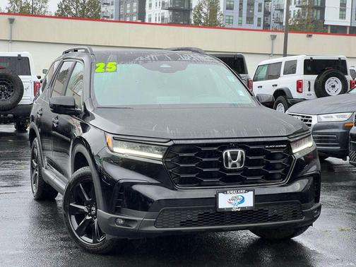 Crystal Black Pearl 2025 Honda Pilot Black Edition