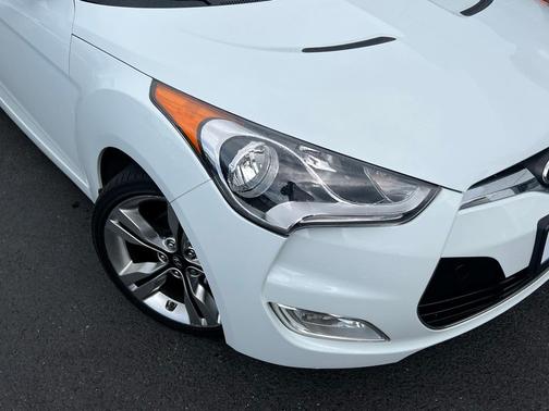 2015 Hyundai Veloster Base