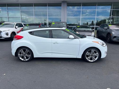 2015 Hyundai Veloster Base