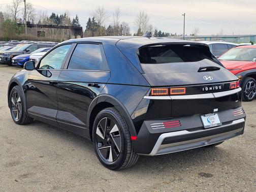 Abyss Black 2026 Hyundai IONIQ 5 SE