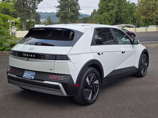 Atlas White 2026 Hyundai IONIQ 5 SE