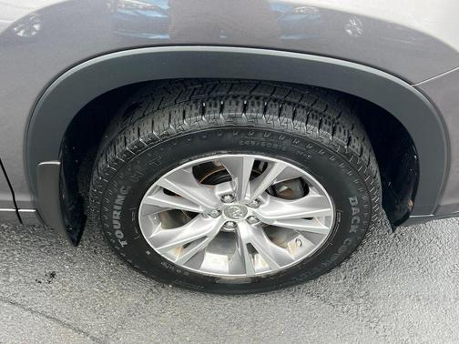 Predawn Gray Mica 2015 Toyota Highlander XLE