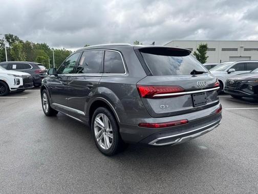 2022 Audi Q7 55 Premium Plus