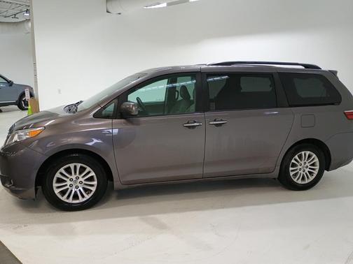 2016 Toyota Sienna L