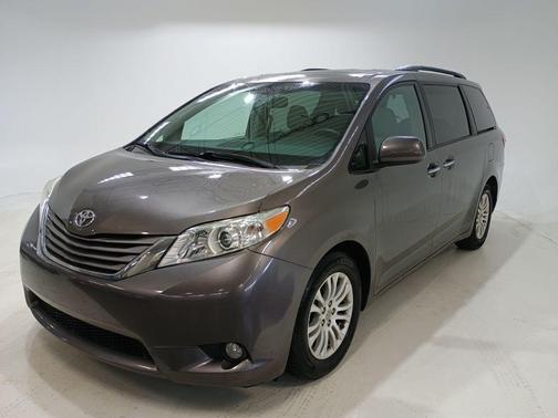 2016 Toyota Sienna L