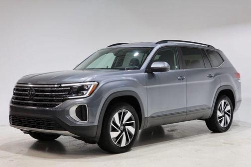 Platinum Gray Metallic 2025 Volkswagen Atlas 2.0T SE w/Technology