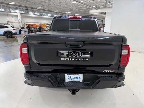 2024 GMC Canyon AT4
