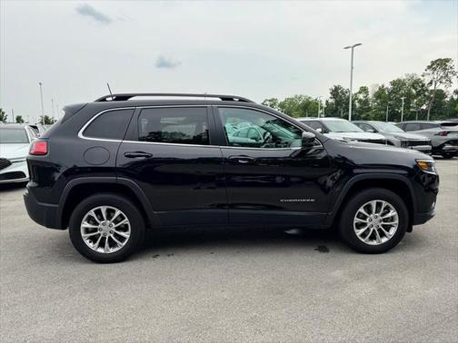 2022 Jeep Cherokee Latitude Lux