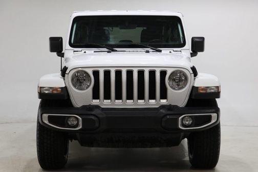 Bright White Clearcoat 2022 Jeep Wrangler Unlimited Sahara