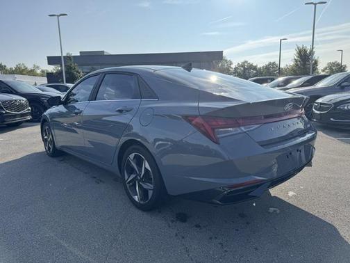 2022 Hyundai ELANTRA Limited