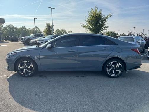 2022 Hyundai ELANTRA Limited