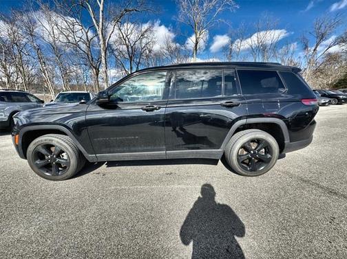 2022 Jeep Grand Cherokee L Laredo