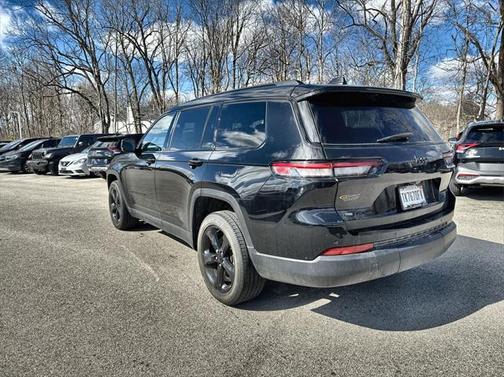 2022 Jeep Grand Cherokee L Laredo