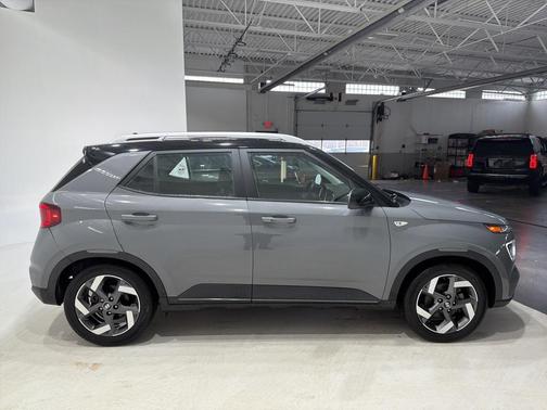 2022 Hyundai VENUE Limited