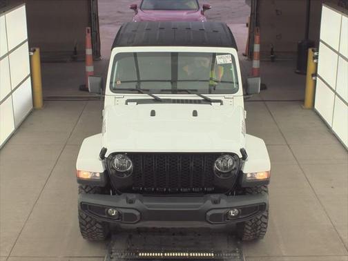 2022 Jeep Gladiator Sport
