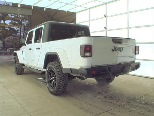 2022 Jeep Gladiator Sport