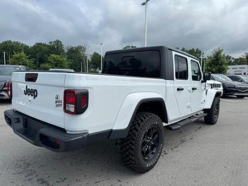 2022 Jeep Gladiator Sport