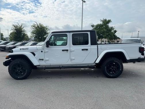 2022 Jeep Gladiator Sport