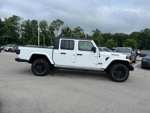2022 Jeep Gladiator Sport