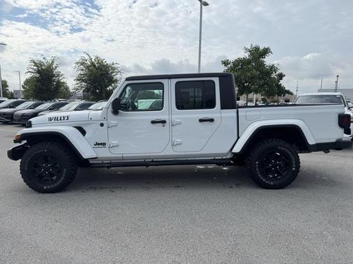 2022 Jeep Gladiator Sport