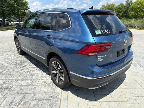 Silk Blue Metallic 2018 Volkswagen Tiguan 2.0T SEL