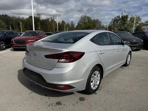 2019 Hyundai ELANTRA SE