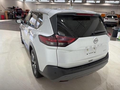 Brilliant Silver Metallic 2023 Nissan Rogue SV