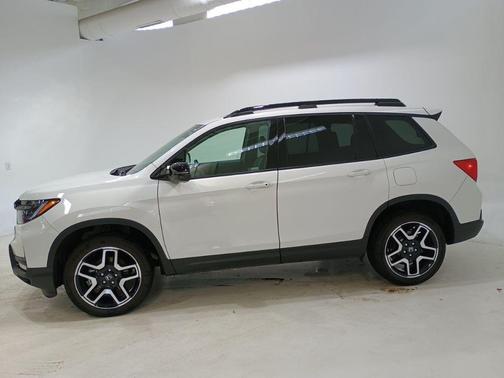 Platinum White Pearl 2023 Honda Passport Elite