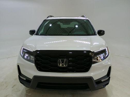 Platinum White Pearl 2023 Honda Passport Elite