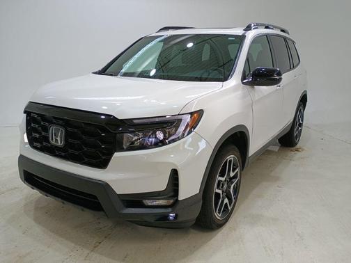 Platinum White Pearl 2023 Honda Passport Elite
