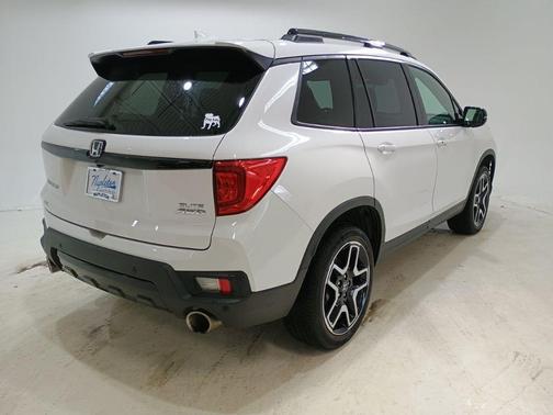 Platinum White Pearl 2023 Honda Passport Elite