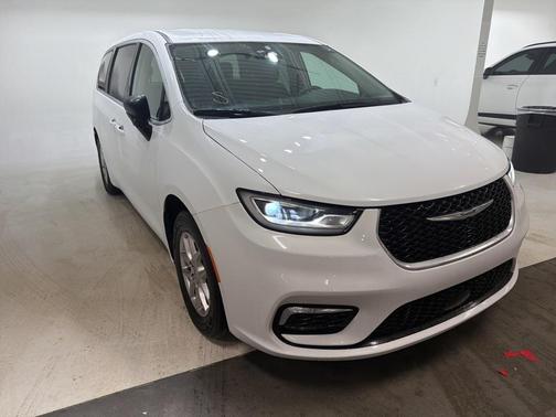 2024 Chrysler Pacifica Touring-L